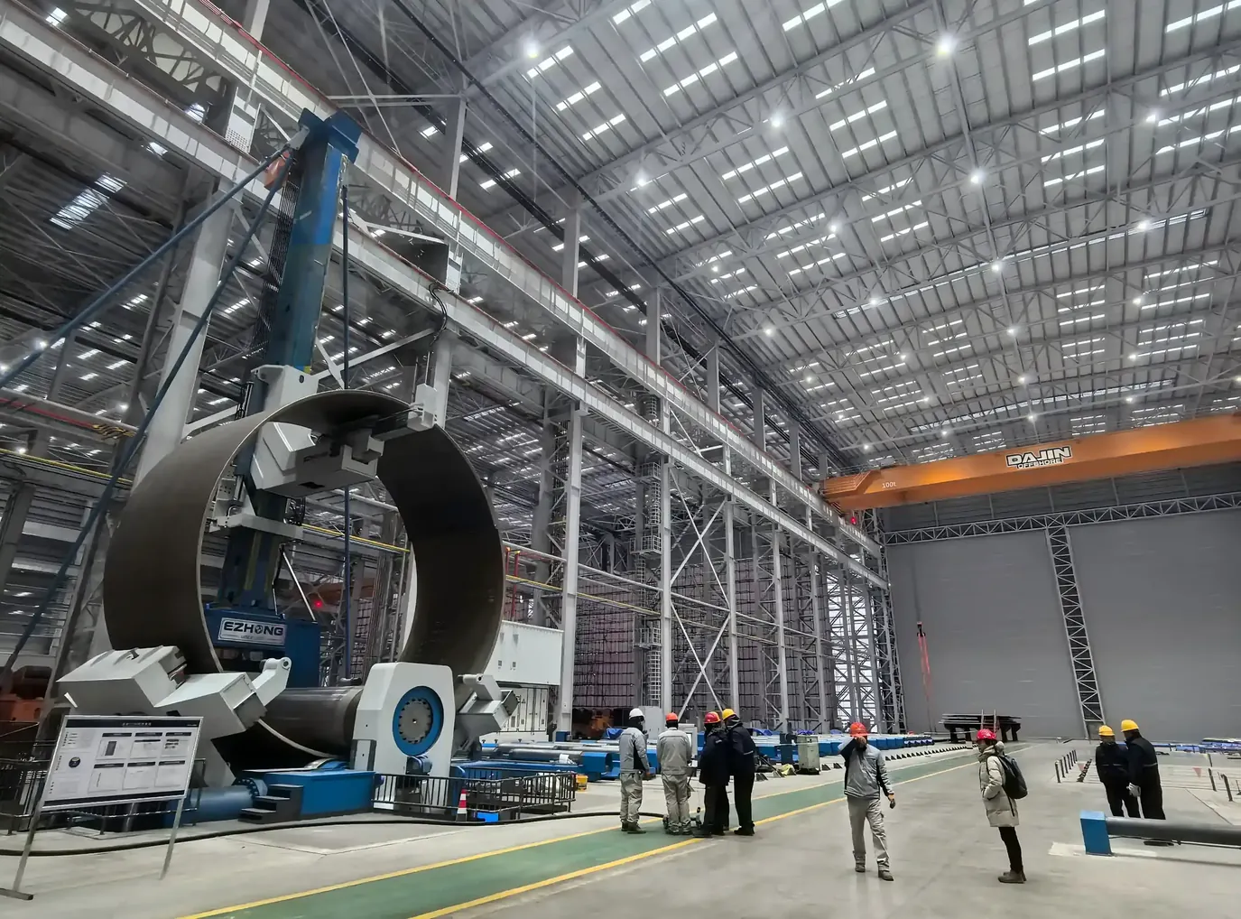 EZHONG चरम क्षमता ? 8000T प्लेट बेंडिंग मशीन भारी प्लेट फॉर्मिंग सीमाओं को धक्का दे रही है